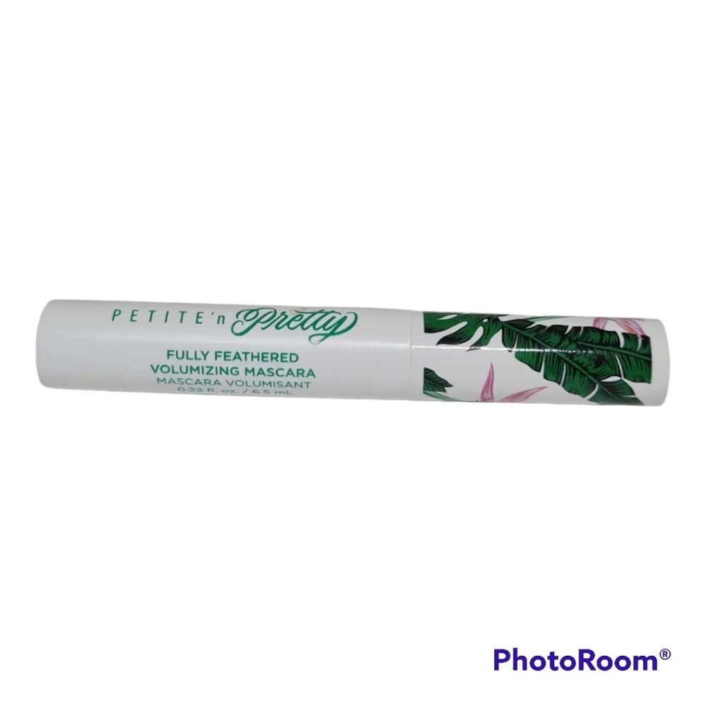 Petite 'N Pretty: Fully Feathered Volumizing Mascara